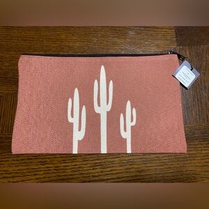 🤎🌵NWT🌵🤎 Clay Saguaro Pouch
